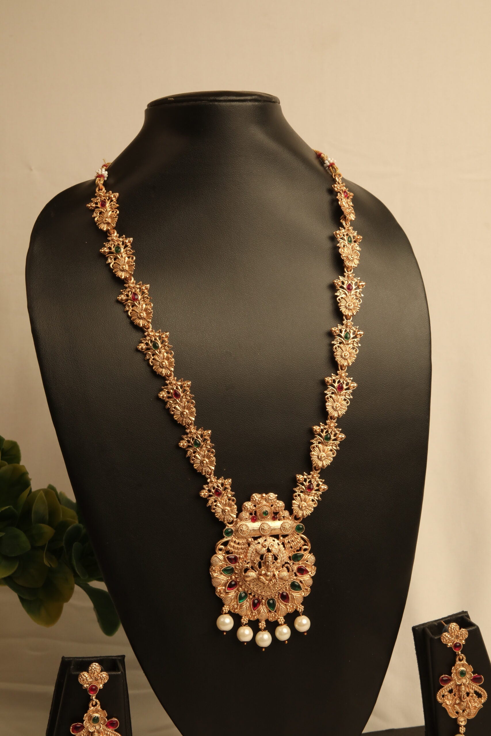 Divine Ganesha Temple Treasures Necklace Set