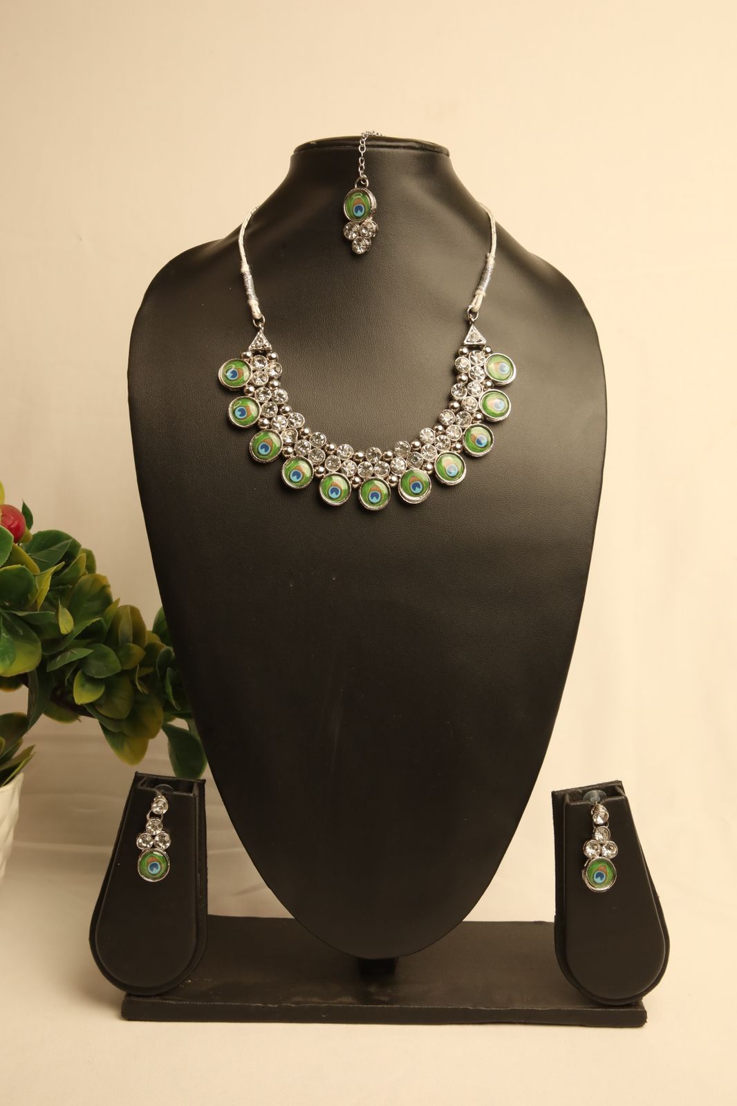 Royal Plume Necklace set