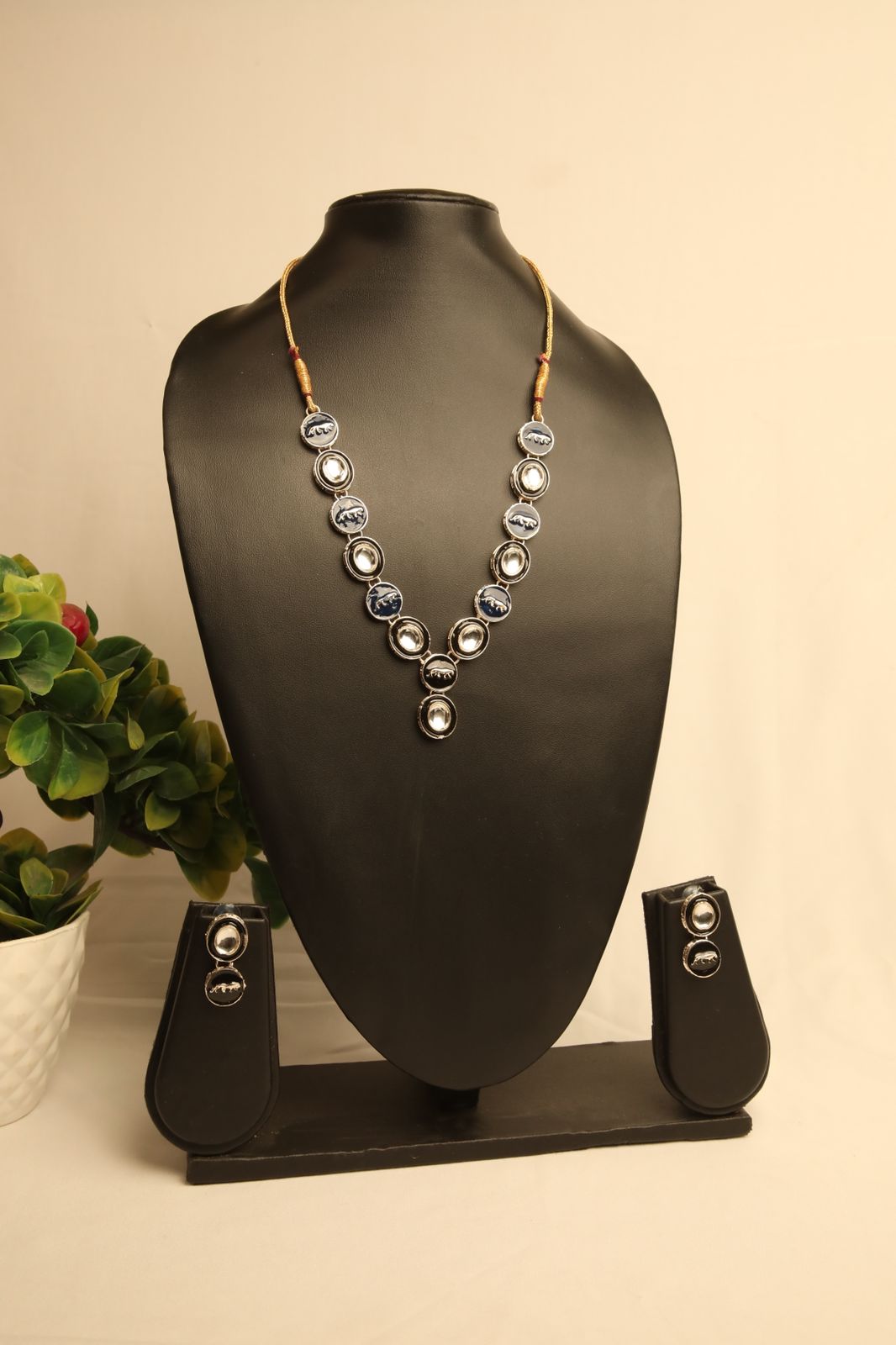 Midnight Majestiy Necklace set