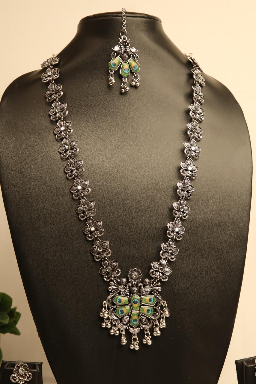 Silken Peacock Necklace set