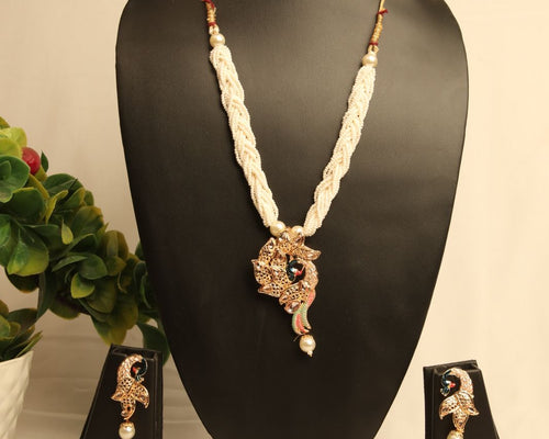 Queen’s Charm Necklace set